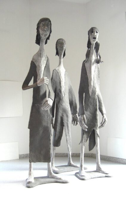 004 three women,large.2x.1399750881